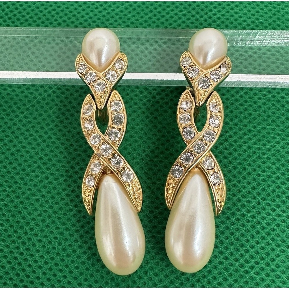 VTG Elegant Monet Faux Pearls Rhinestones Gold Tone Drop Clip Earrings Wedding